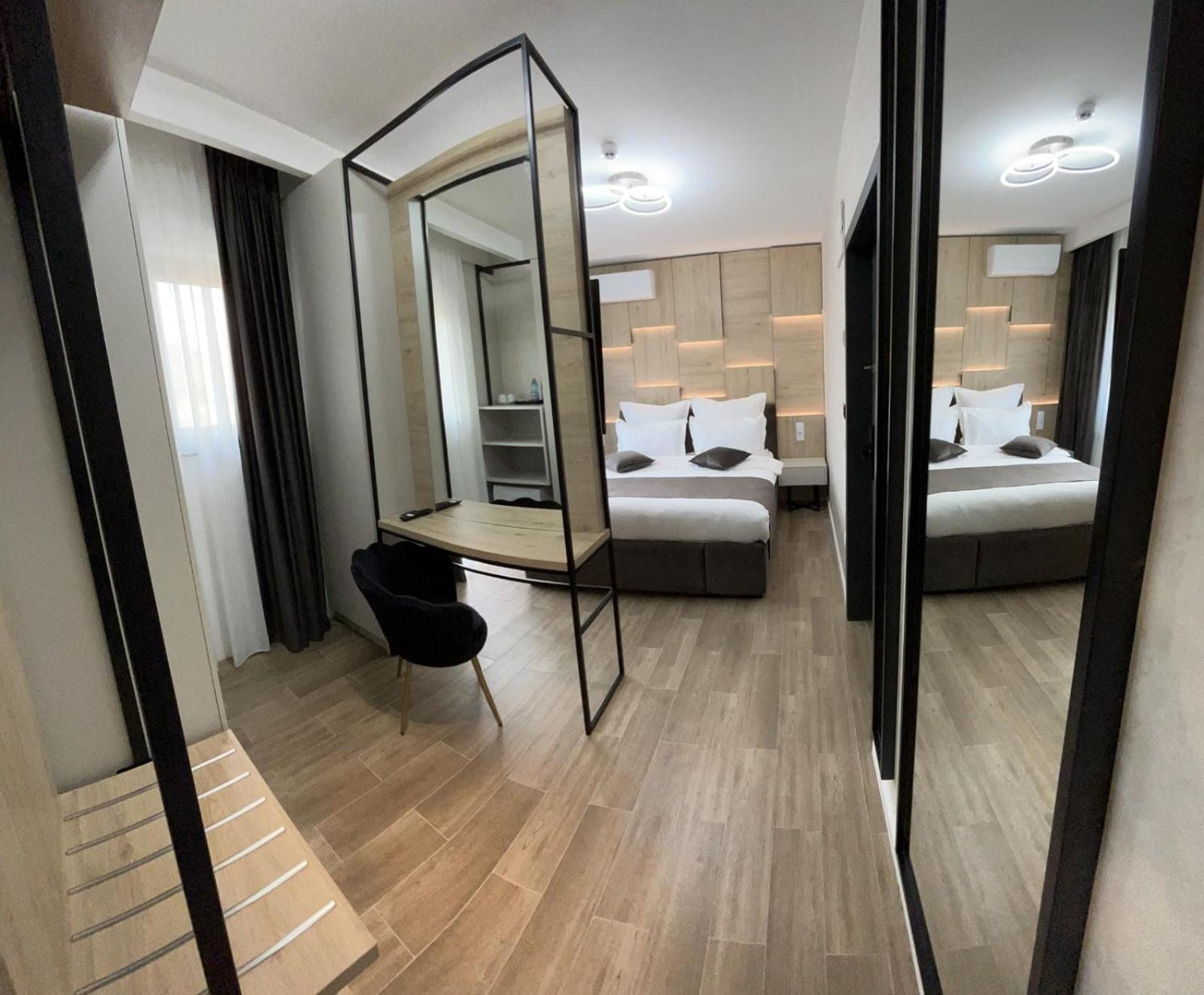 Monarc Boutique Aparthotel - Self Check-In Visan Dış mekan fotoğraf
