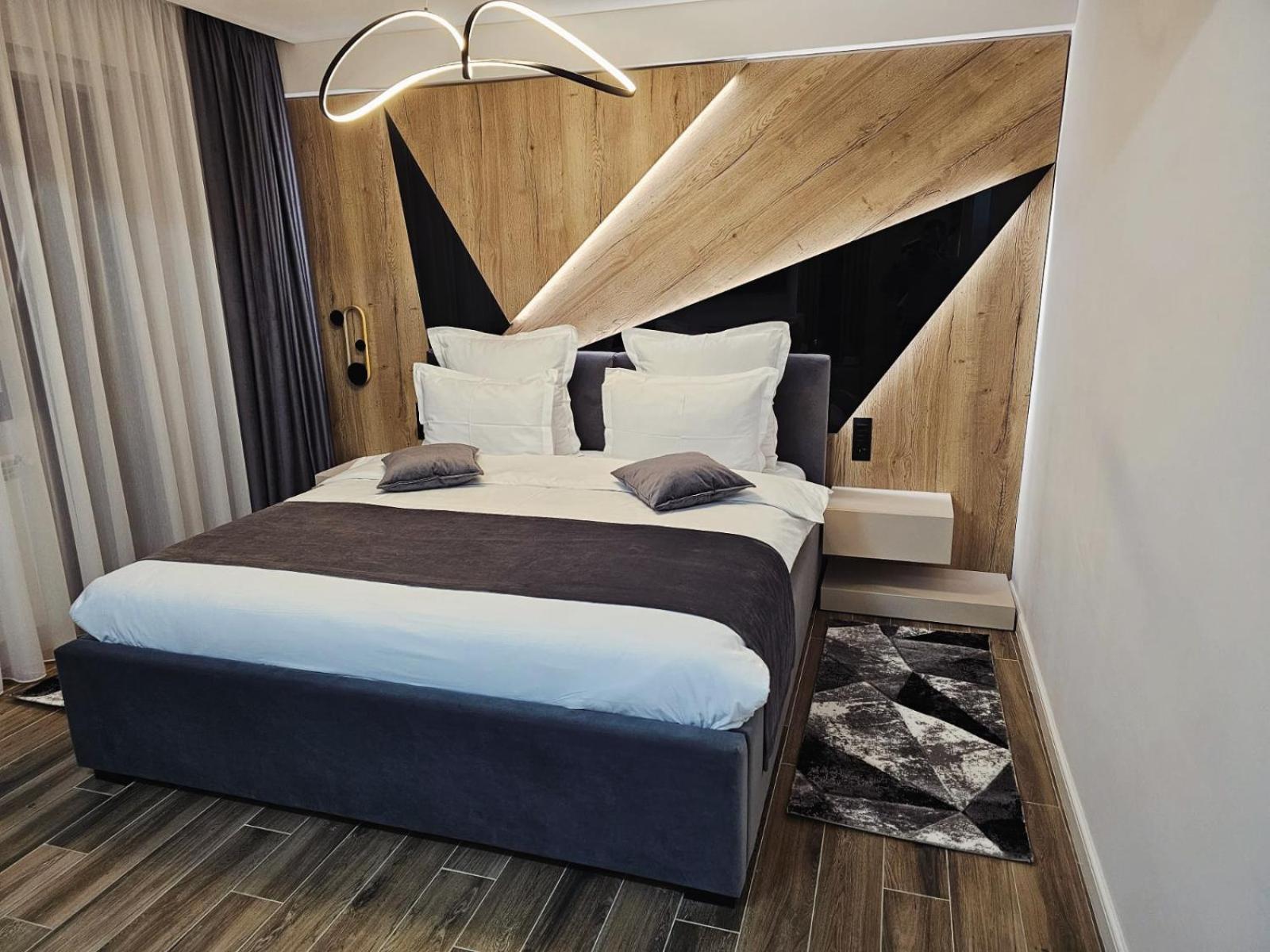 Monarc Boutique Aparthotel - Self Check-In Visan Dış mekan fotoğraf