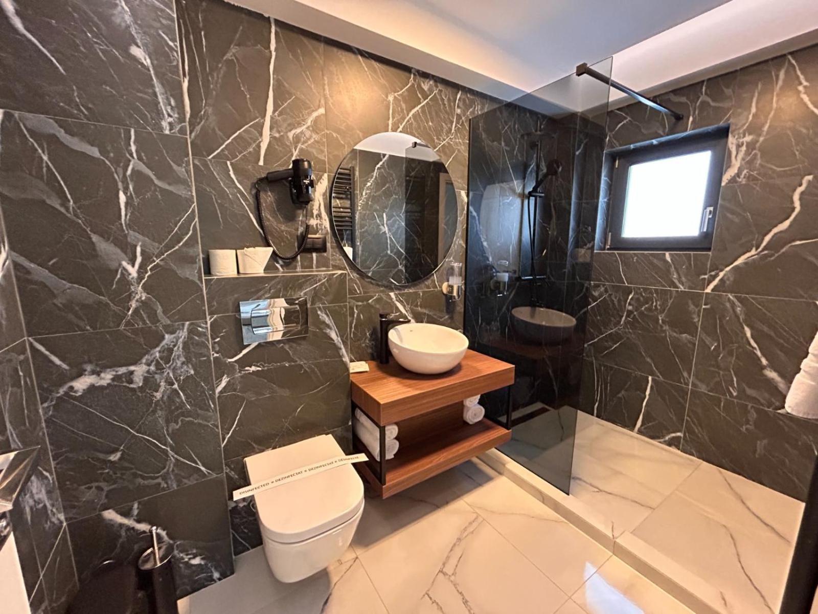 Monarc Boutique Aparthotel - Self Check-In Visan Dış mekan fotoğraf